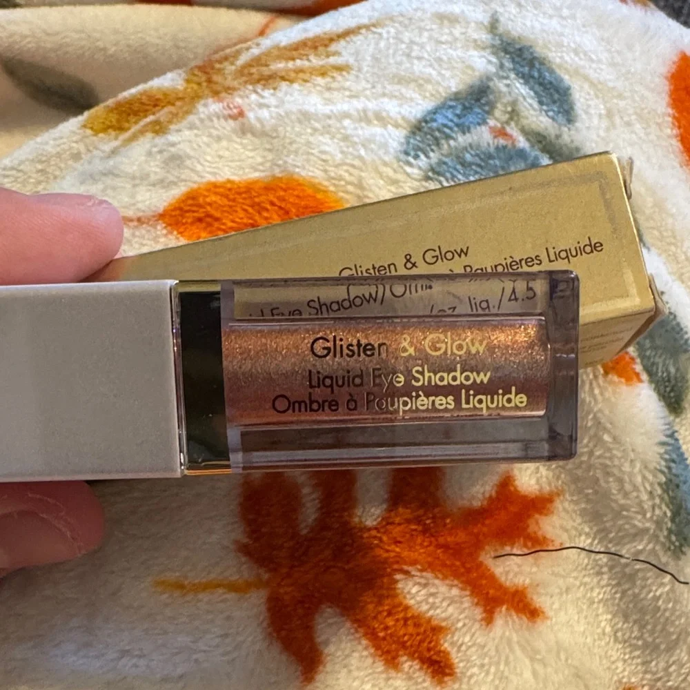 Stila Glisten &‎ Glow Liquid Eye Shadow